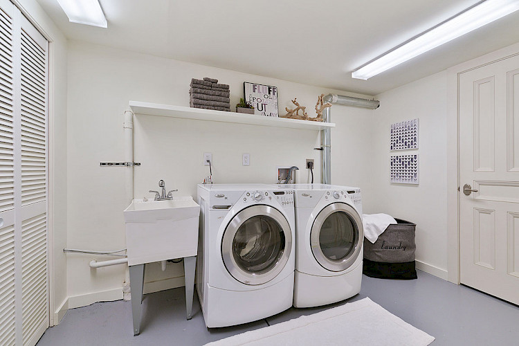 462 Douglass Street 68