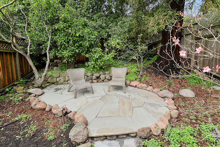 462 Douglass Street 36