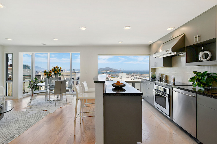 2555 Leavenworth St. #302 6