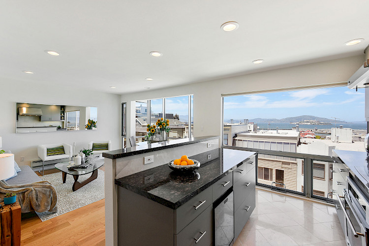 2555 Leavenworth St. #302 5