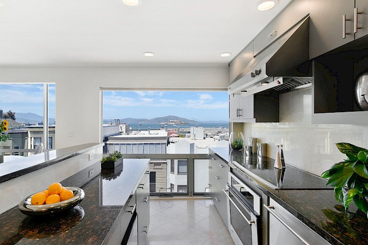 2555 Leavenworth St. #302 8