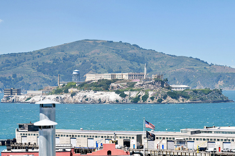 2555 Leavenworth St. #302 16