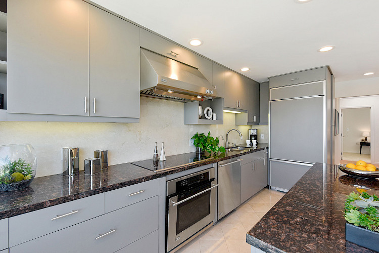 2555 Leavenworth St. #302 10