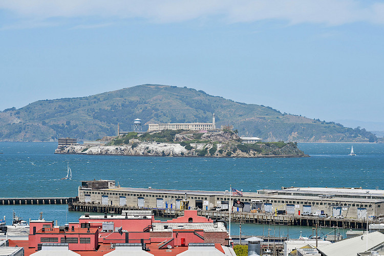 2555 Leavenworth St. #302 15