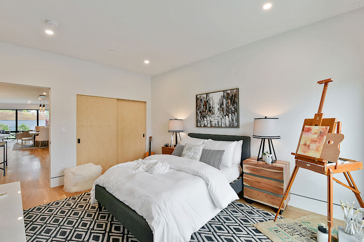 844 Duncan Street 38