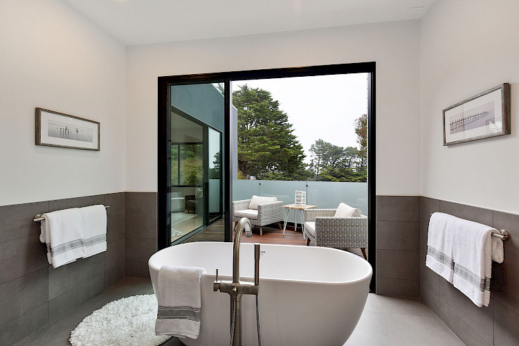 844 Duncan Street 49