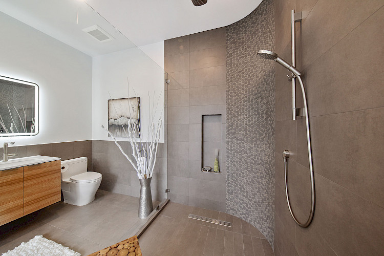 844 Duncan Street 48