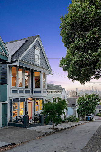 44 Lundys Lane 1