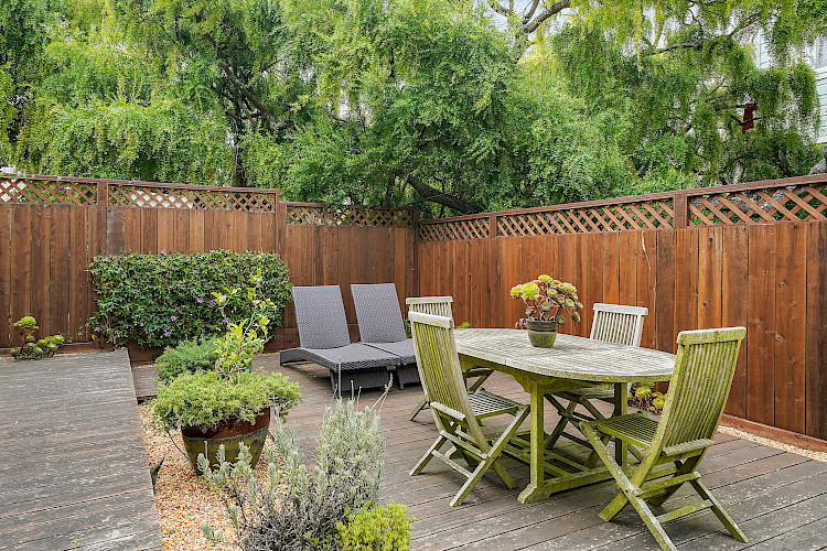 929 Stanyan Street 35