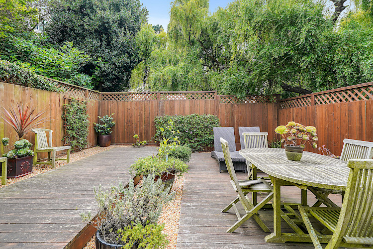 929 Stanyan Street 36