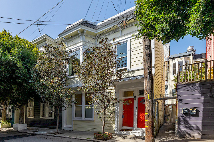 220 Laussat Street 2