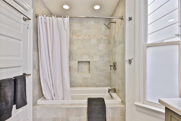 1576 Sanchez Street 45