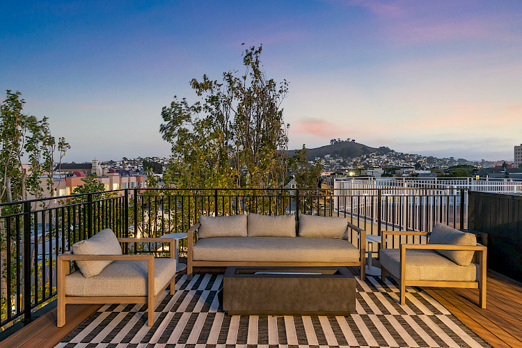 945 Treat Ave 83