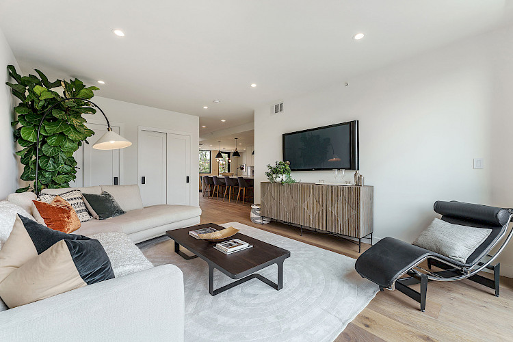 945 Treat Ave 32