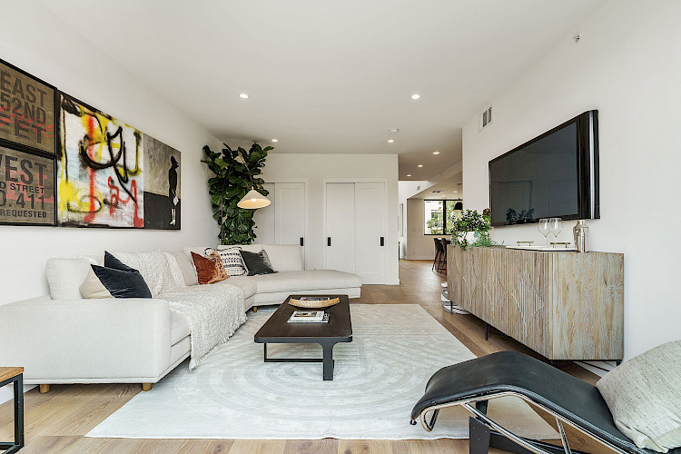 945 Treat Ave 33
