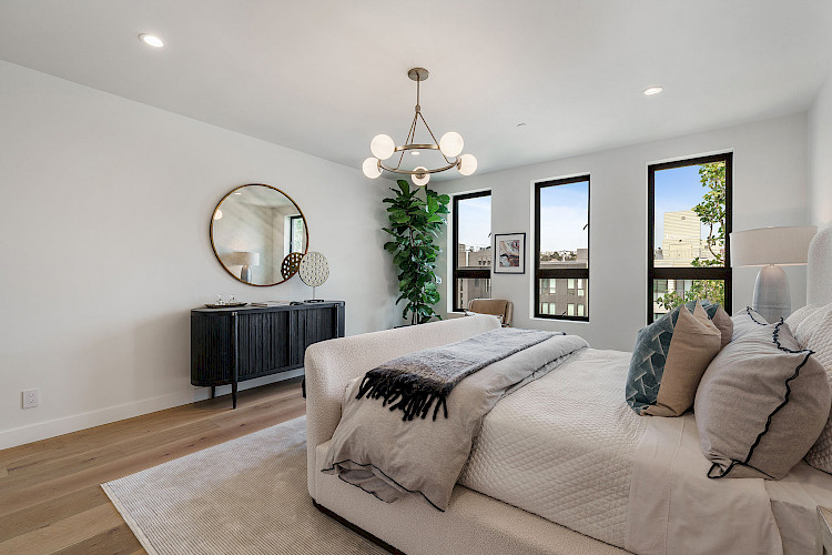 945 Treat Ave 52