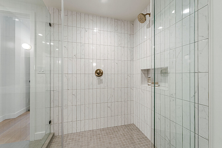 945 Treat Ave 55