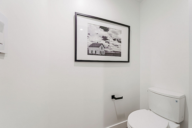 945 Treat Ave 64
