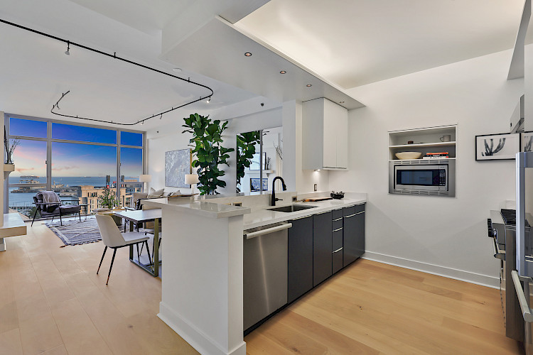 239 Brannan Street #18G 3