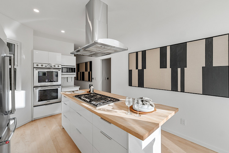 64 Sanchez Street 25