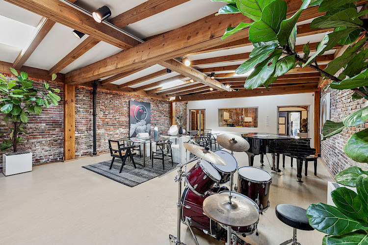 64 Sanchez Street 63