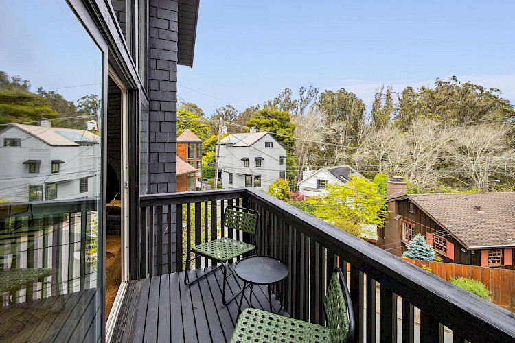 89 Martha Avenue 26