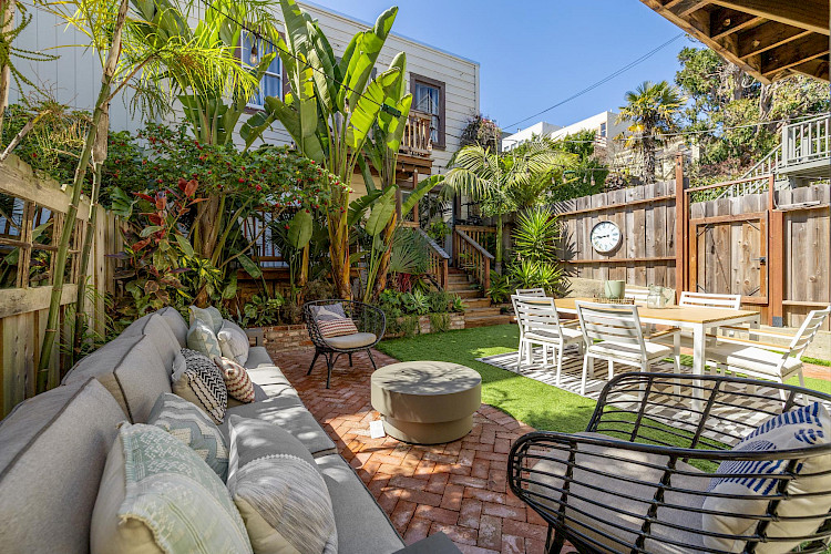 1582 Sanchez Street 27