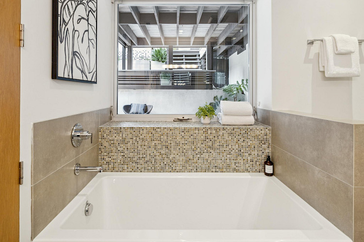 392 Eureka St. 62