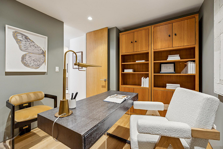 392 Eureka St. 77