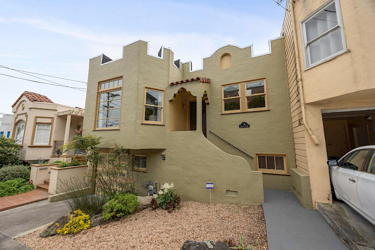 51 Deming St 11