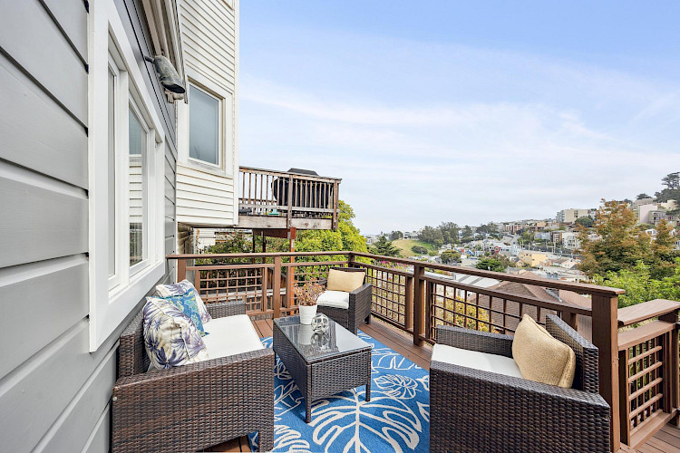 51 Deming St 54