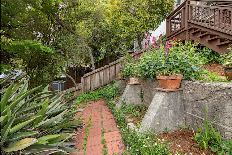51 Deming St 60