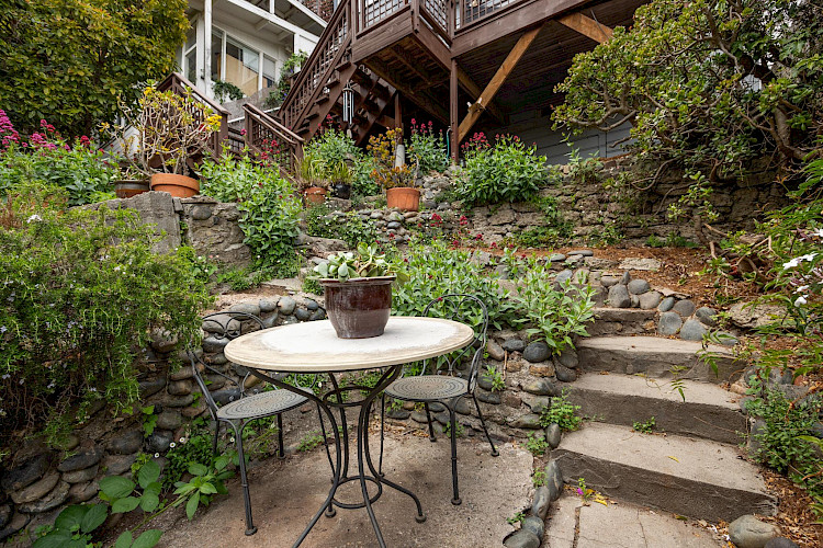 51 Deming St 64