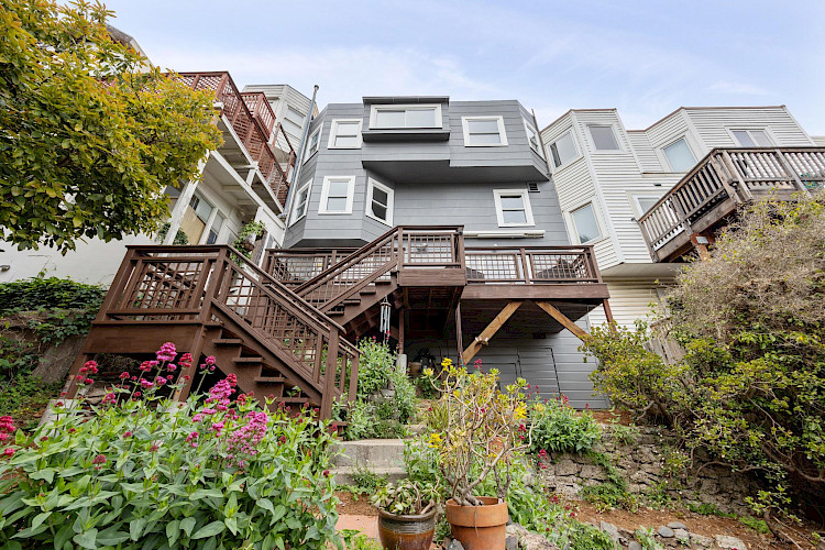 51 Deming St 66