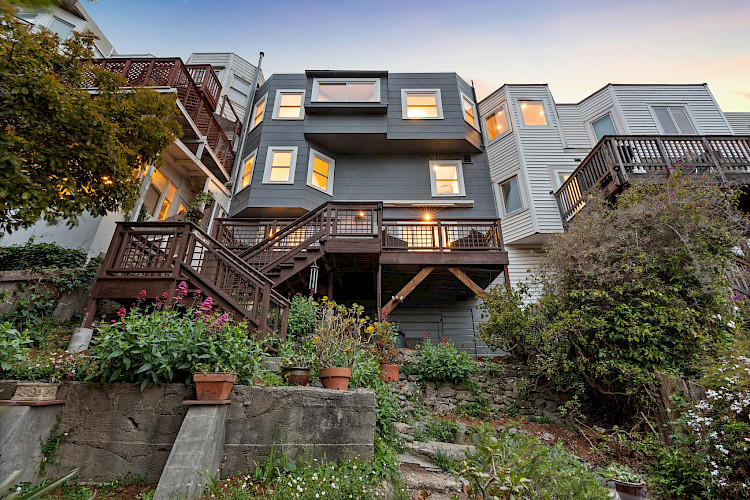 51 Deming St 86
