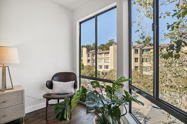 209 N. Lake Merced Hills 90