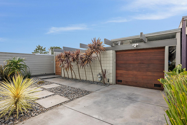 1027 Duncan Street 11