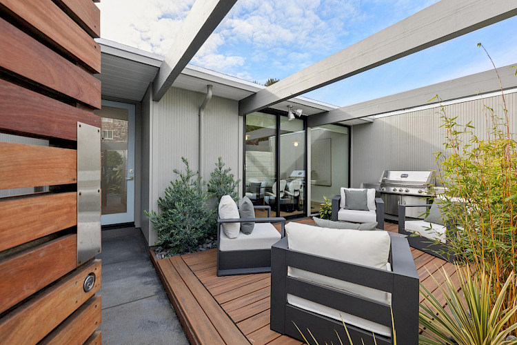 1027 Duncan Street 13