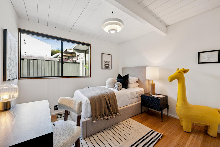 1027 Duncan Street 43