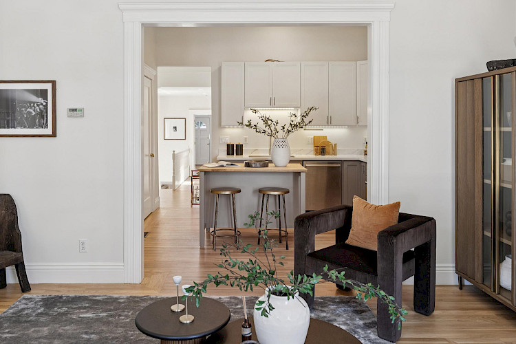 814 Hampshire Street 23