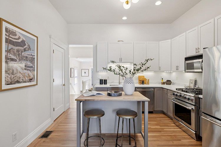 814 Hampshire Street 24