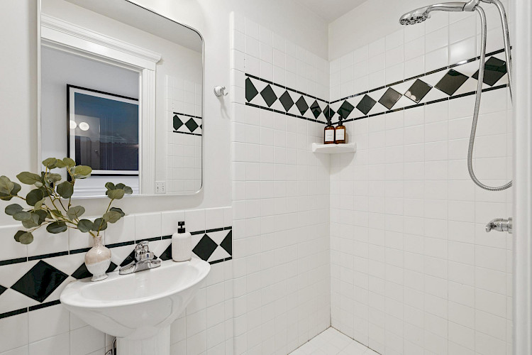 814 Hampshire Street 48