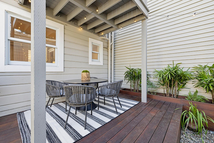 814 Hampshire Street 52