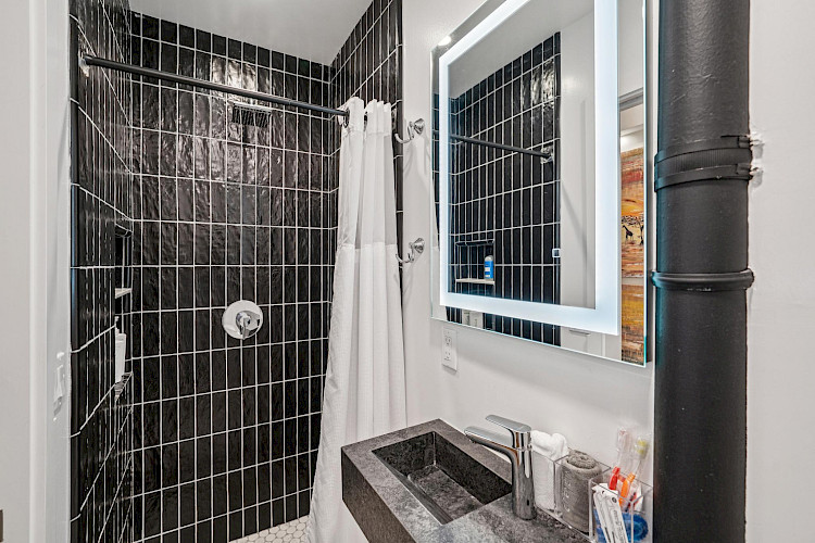 748-750 Elizabeth Street 24