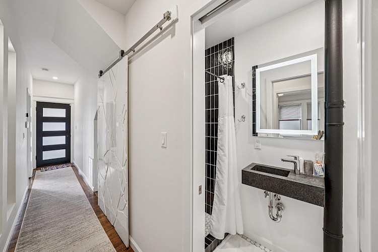 748-750 Elizabeth Street 25