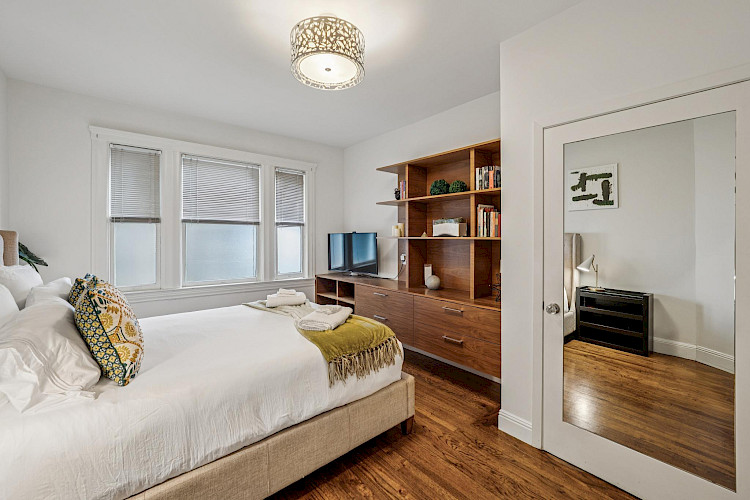 748-750 Elizabeth Street 26