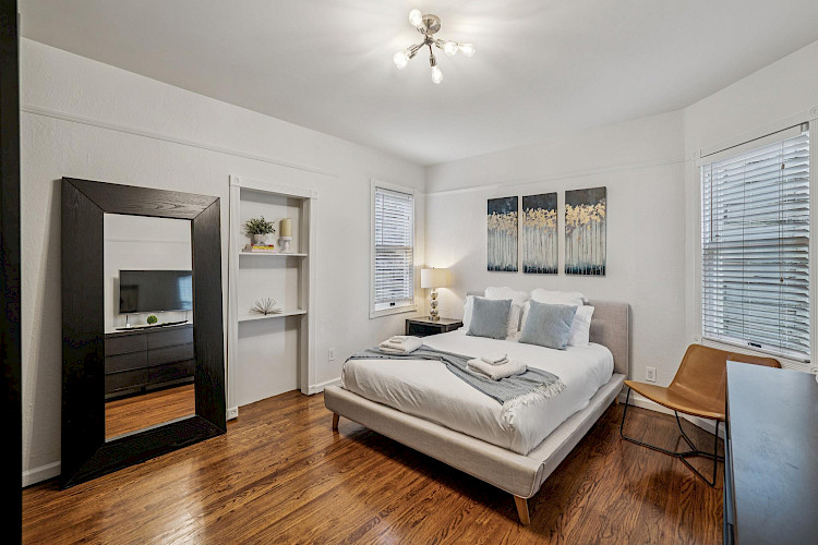 748-750 Elizabeth Street 29