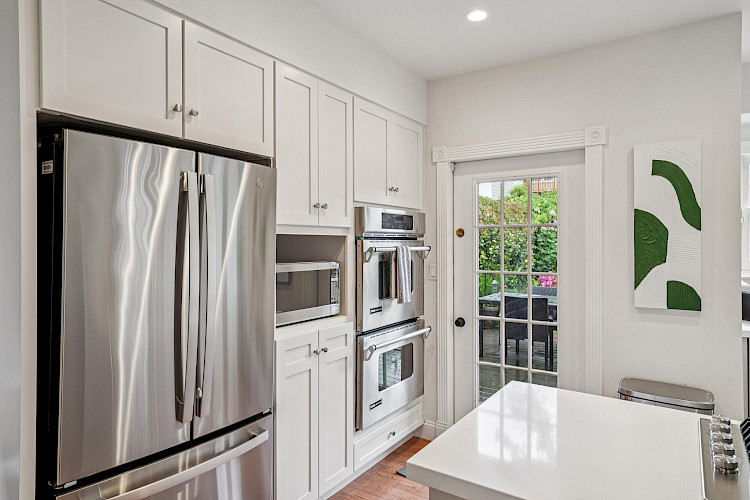 748-750 Elizabeth Street 34