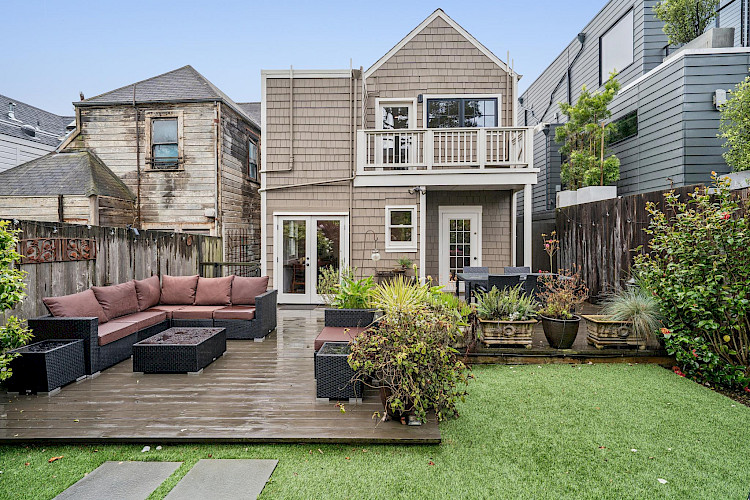 748-750 Elizabeth Street 53