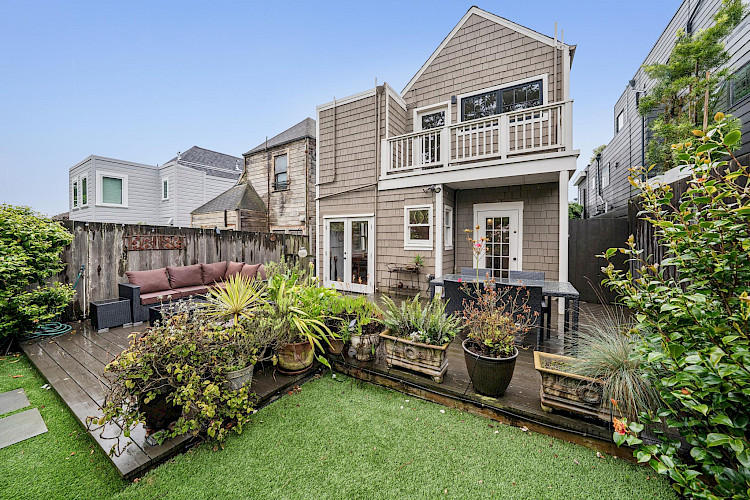 748-750 Elizabeth Street 54